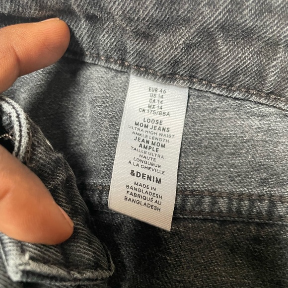 H&M Ultra High Waist Mom Jeans Bundle - Picture 4 of 7